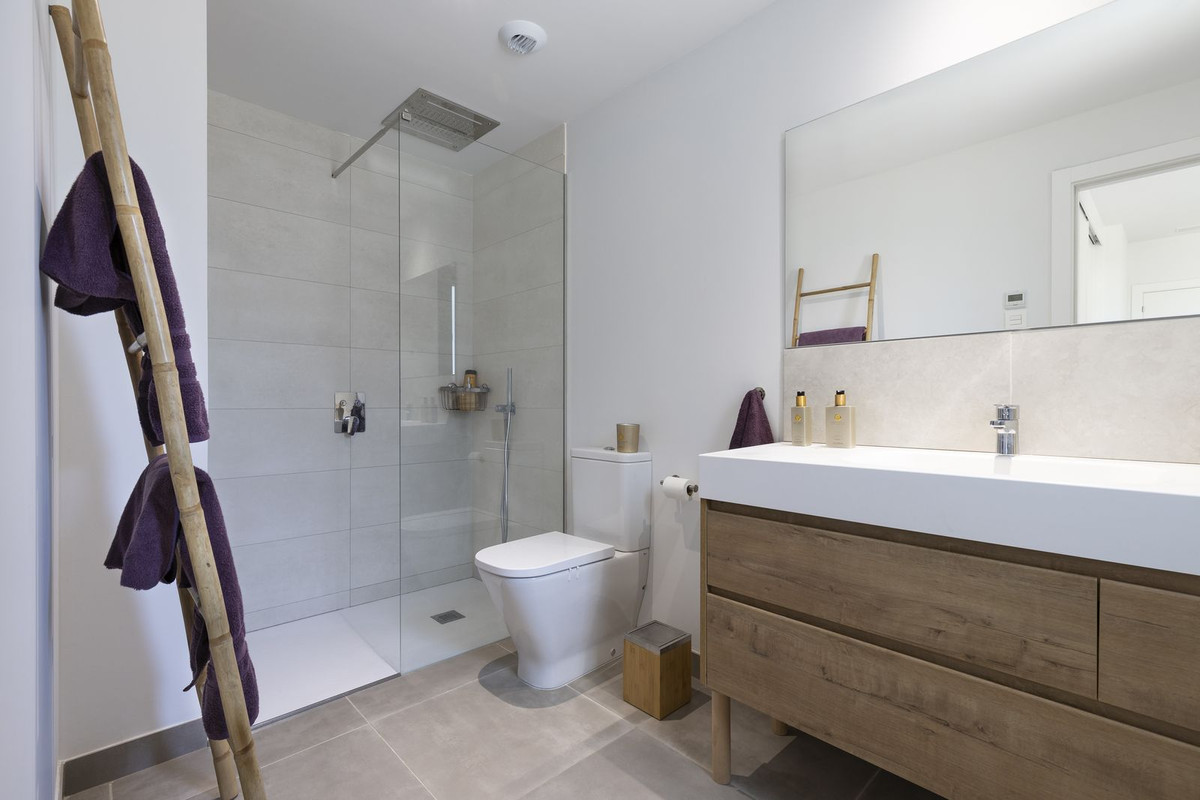 Se vende Apartamento Planta Baja de 2 dormitorios en Costa Del Sol, Málaga, España