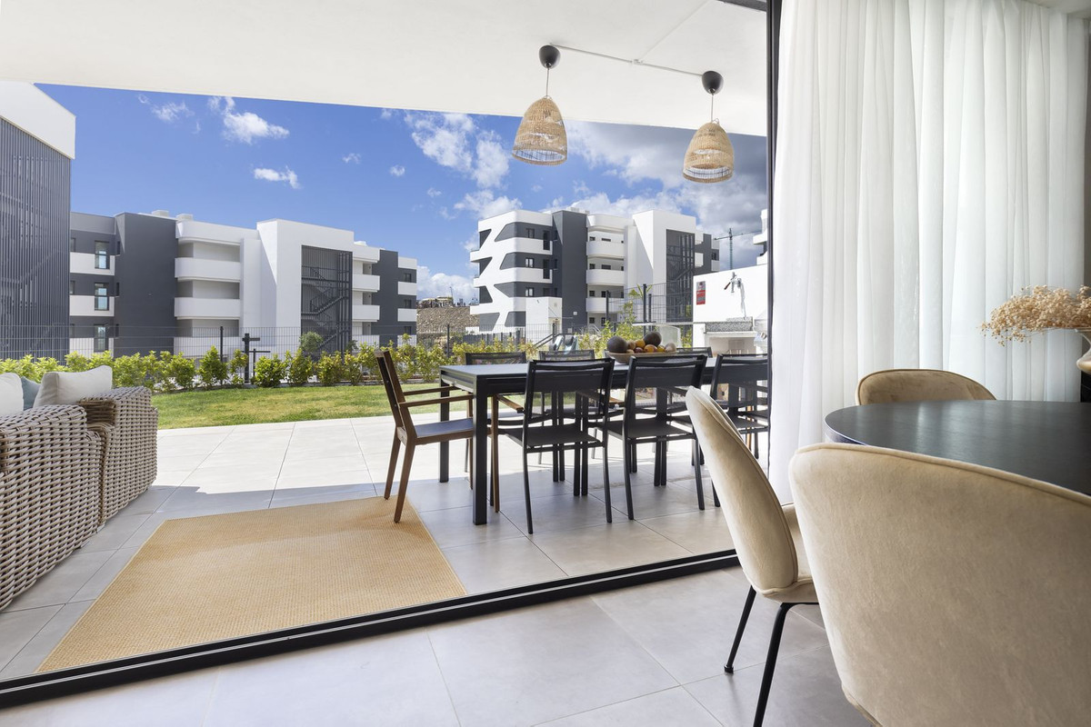 Se vende Apartamento Planta Baja de 2 dormitorios en Costa Del Sol, Málaga, España