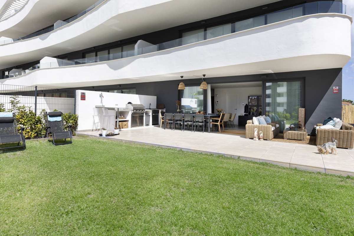Se vende Apartamento Planta Baja de 2 dormitorios en Costa Del Sol, Málaga, España