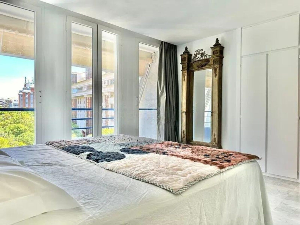 2 Bed Apartment for sale in The Golden Mile Costa Del Sol, Málaga, Spain