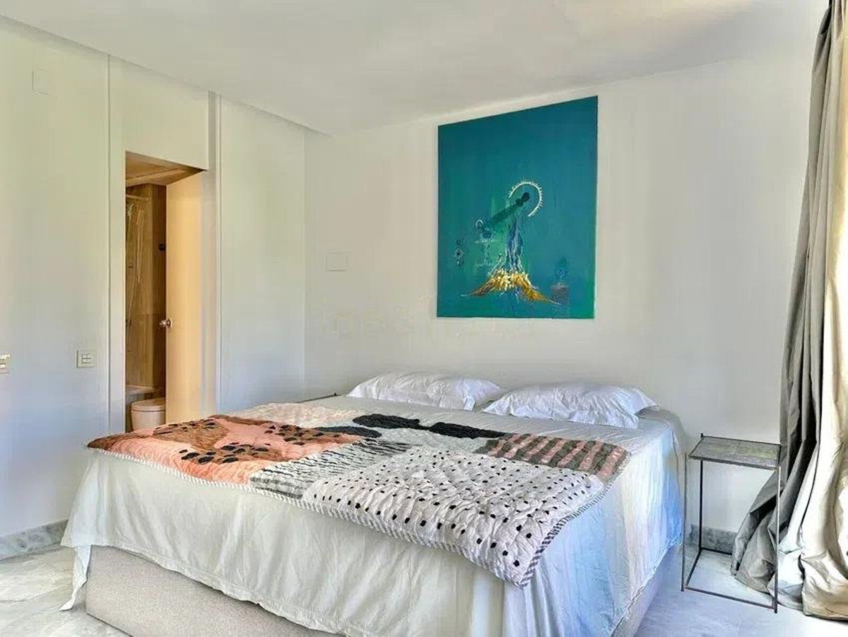 2 Bed Apartment for sale in The Golden Mile Costa Del Sol, Málaga, Spain