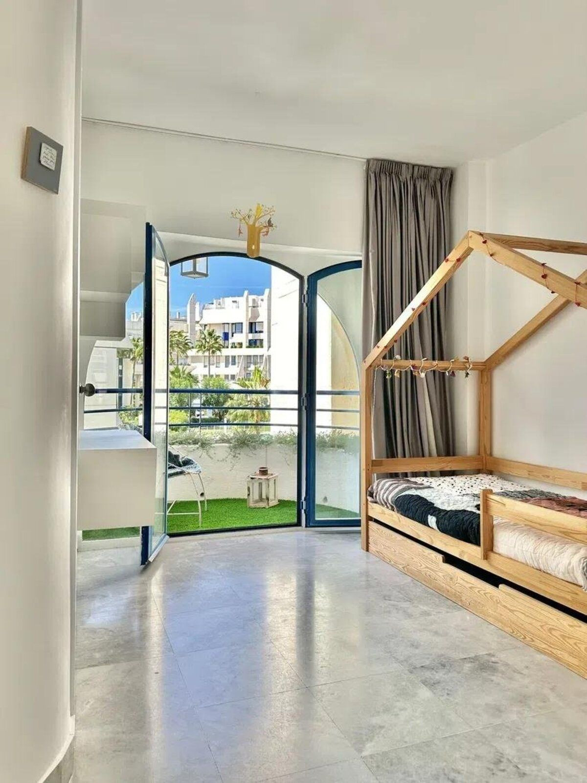 2 Bed Apartment for sale in The Golden Mile Costa Del Sol, Málaga, Spain