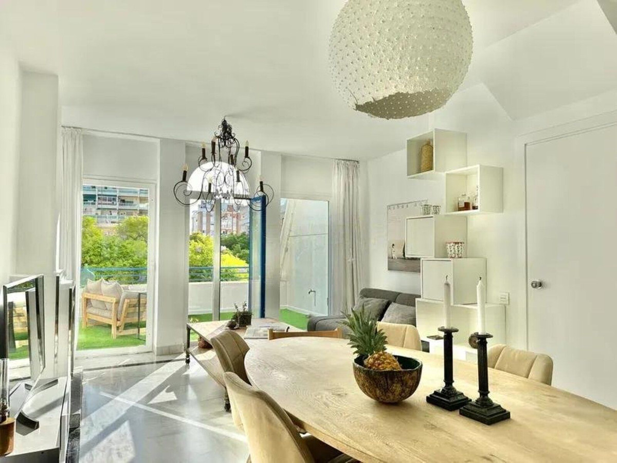 2 Bed Apartment for sale in The Golden Mile Costa Del Sol, Málaga, Spain