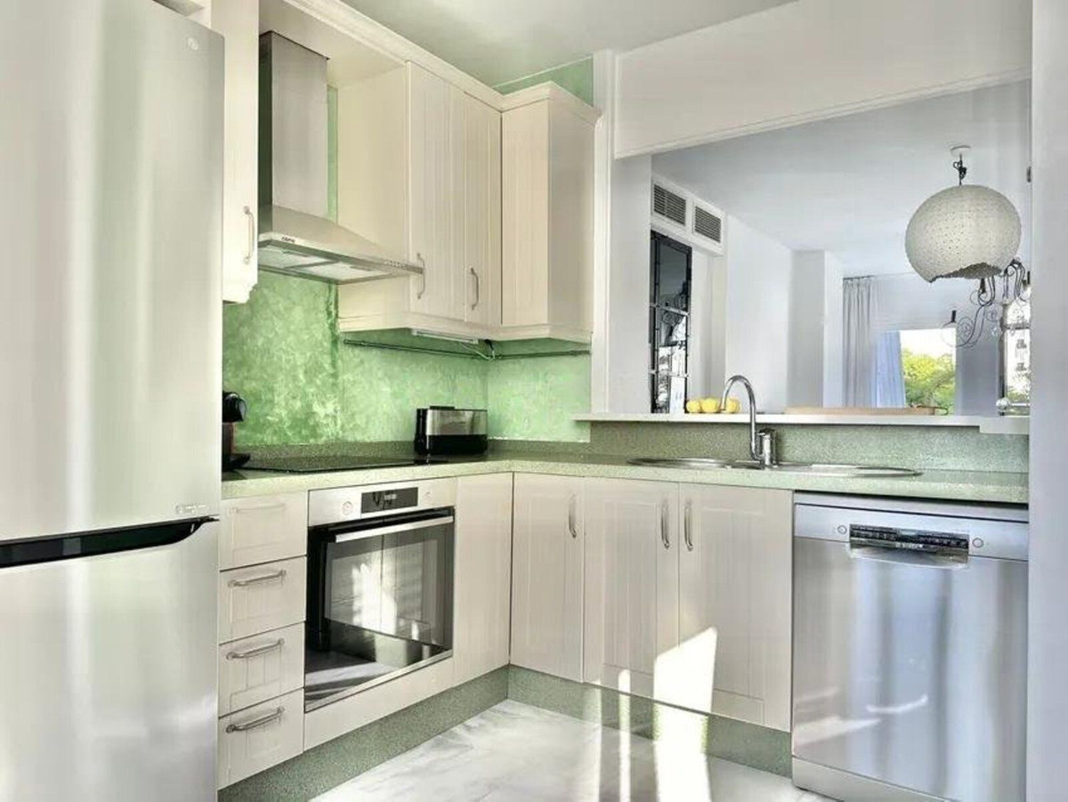 2 Bed Apartment for sale in The Golden Mile Costa Del Sol, Málaga, Spain