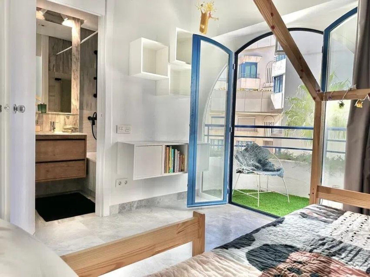 2 Bed Apartment for sale in The Golden Mile Costa Del Sol, Málaga, Spain