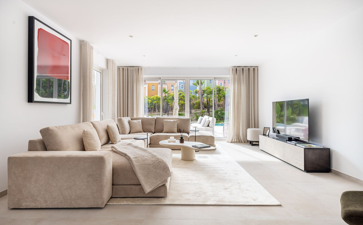 4 Bed Townhouse for sale in Casares Playa Costa Del Sol, Málaga, Spain