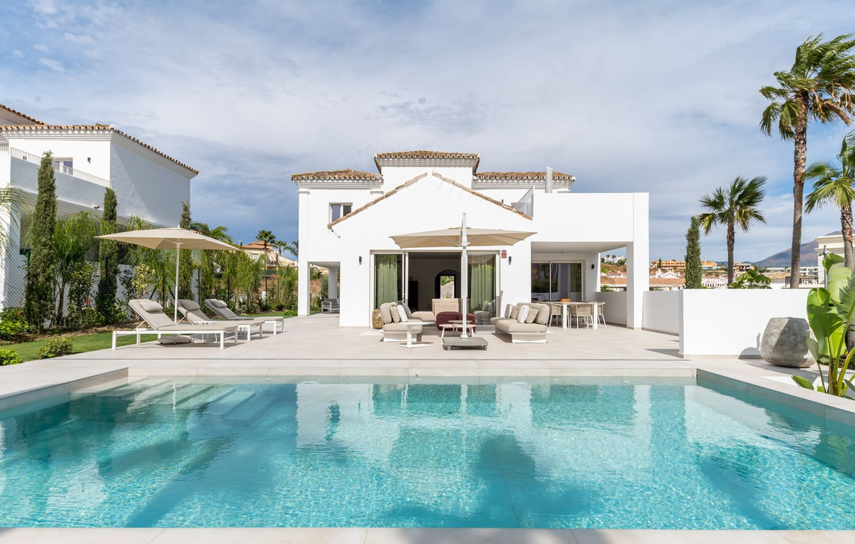 4 Bed Townhouse for sale in Casares Playa Costa Del Sol, Málaga, Spain