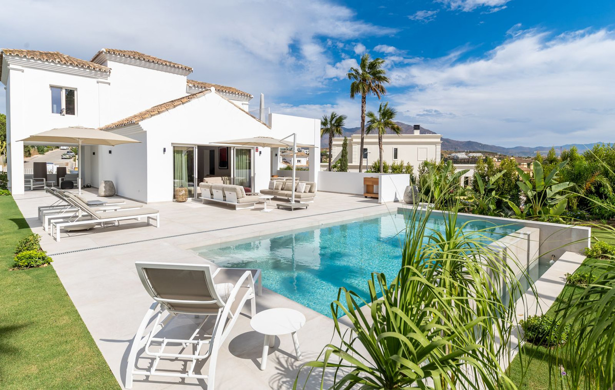 4 Bed Townhouse for sale in Casares Playa Costa Del Sol, Málaga, Spain