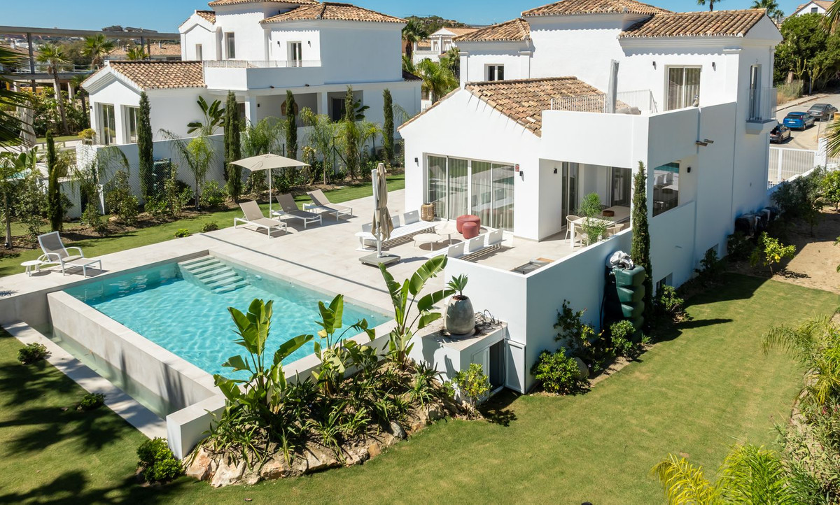 4 Bed Townhouse for sale in Casares Playa Costa Del Sol, Málaga, Spain