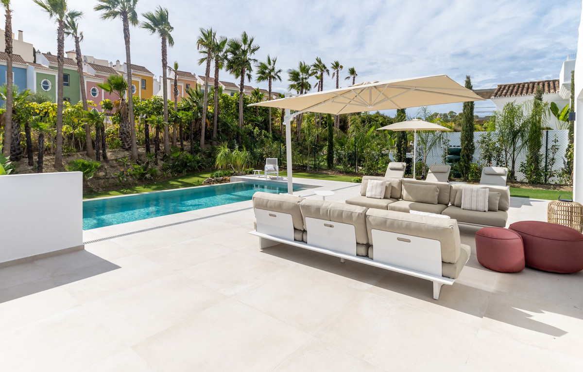 4 Bed Townhouse for sale in Casares Playa Costa Del Sol, Málaga, Spain