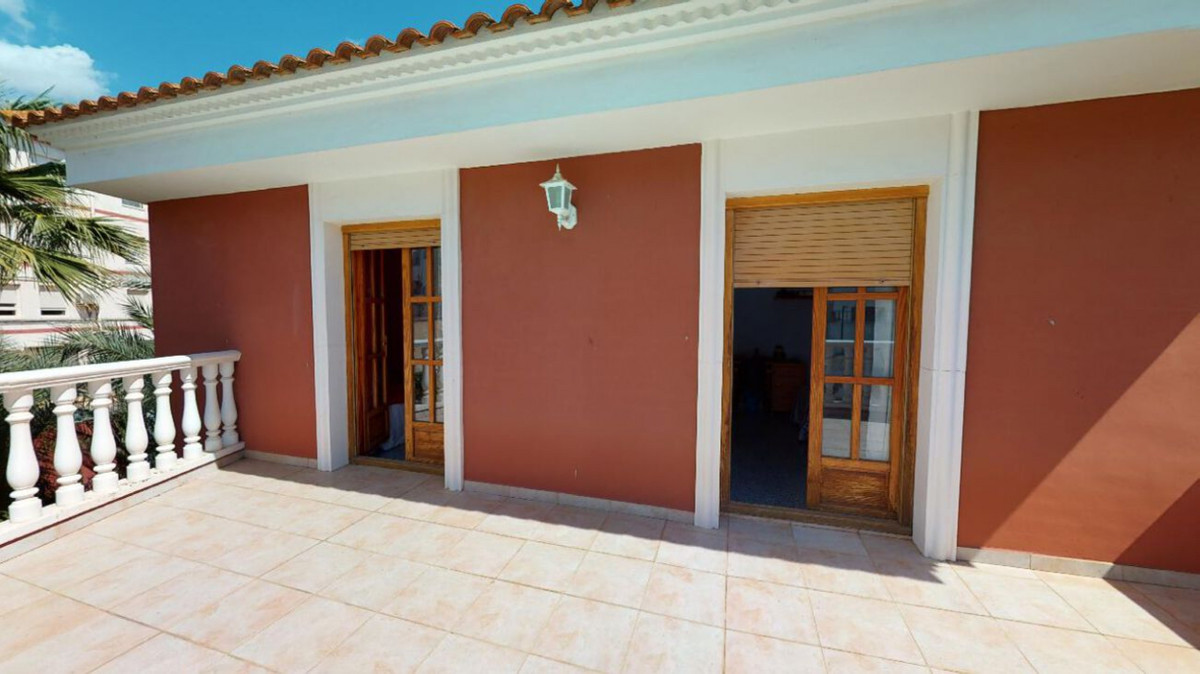 4 Bed Townhouse for sale in Sax Costa Blanca, Alicante, Spain