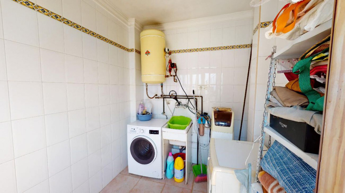 4 Bed Townhouse for sale in Sax Costa Blanca, Alicante, Spain