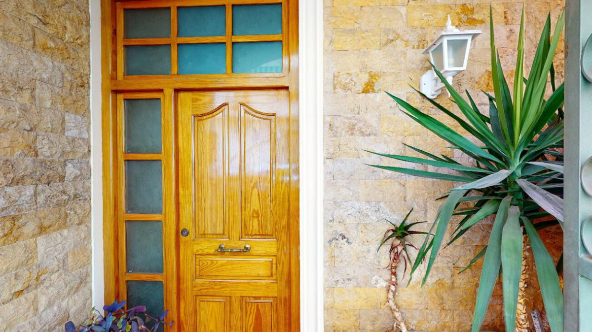 4 Bed Townhouse for sale in Sax Costa Blanca, Alicante, Spain