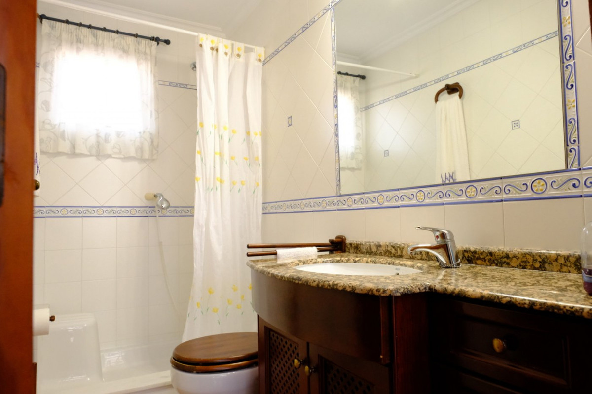 Se vende Villa - Chalet de 5 dormitorios en Costa Blanca, Alicante, España