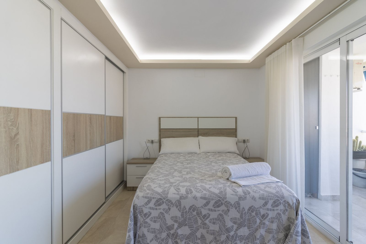 2 Bed Apartment for sale in Benalmadena Costa Costa Del Sol, Málaga, Spain