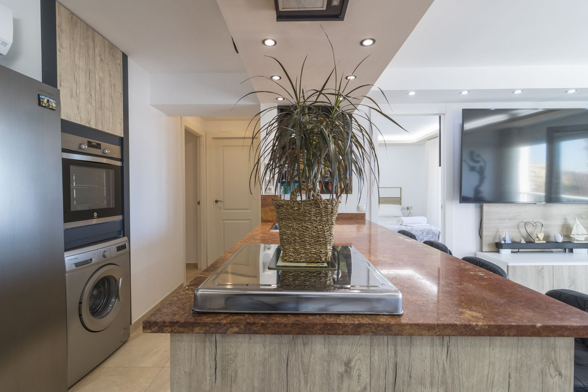 2 Bed Apartment for sale in Benalmadena Costa Costa Del Sol, Málaga, Spain
