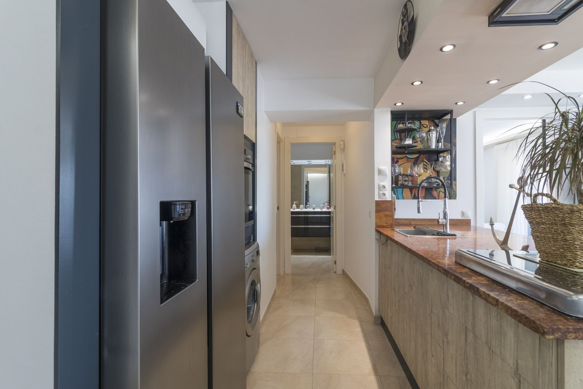 2 Bed Apartment for sale in Benalmadena Costa Costa Del Sol, Málaga, Spain