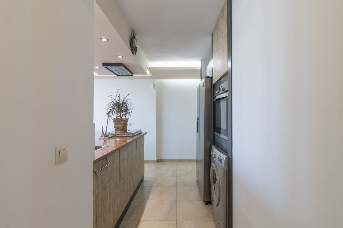 2 Bed Apartment for sale in Benalmadena Costa Costa Del Sol, Málaga, Spain