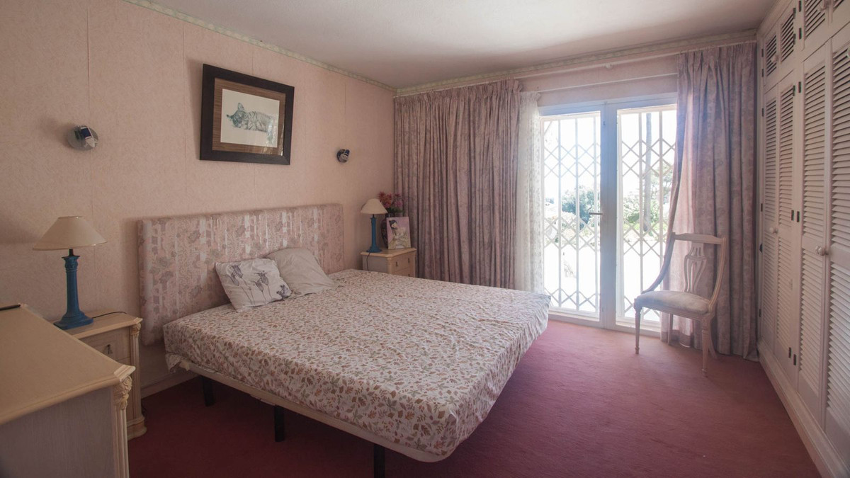 4 Bed Townhouse for sale in Estepona Costa Del Sol, Málaga, Spain