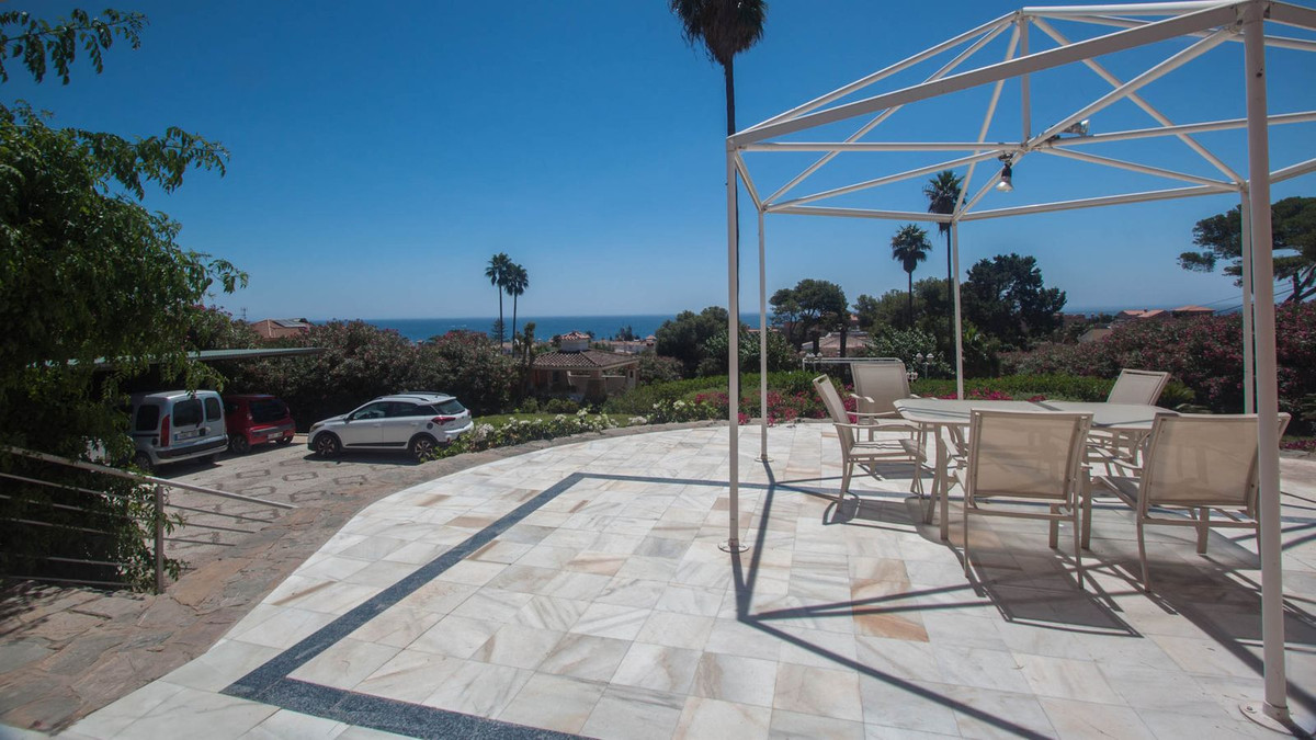 4 Bed Townhouse for sale in Estepona Costa Del Sol, Málaga, Spain