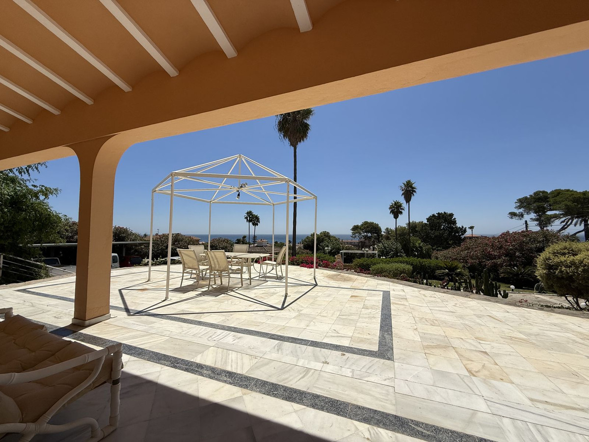 4 Bed Townhouse for sale in Estepona Costa Del Sol, Málaga, Spain