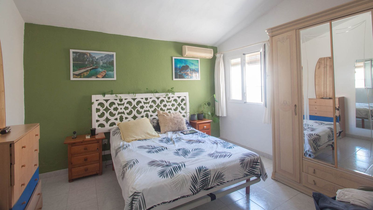4 Bed Townhouse for sale in Estepona Costa Del Sol, Málaga, Spain