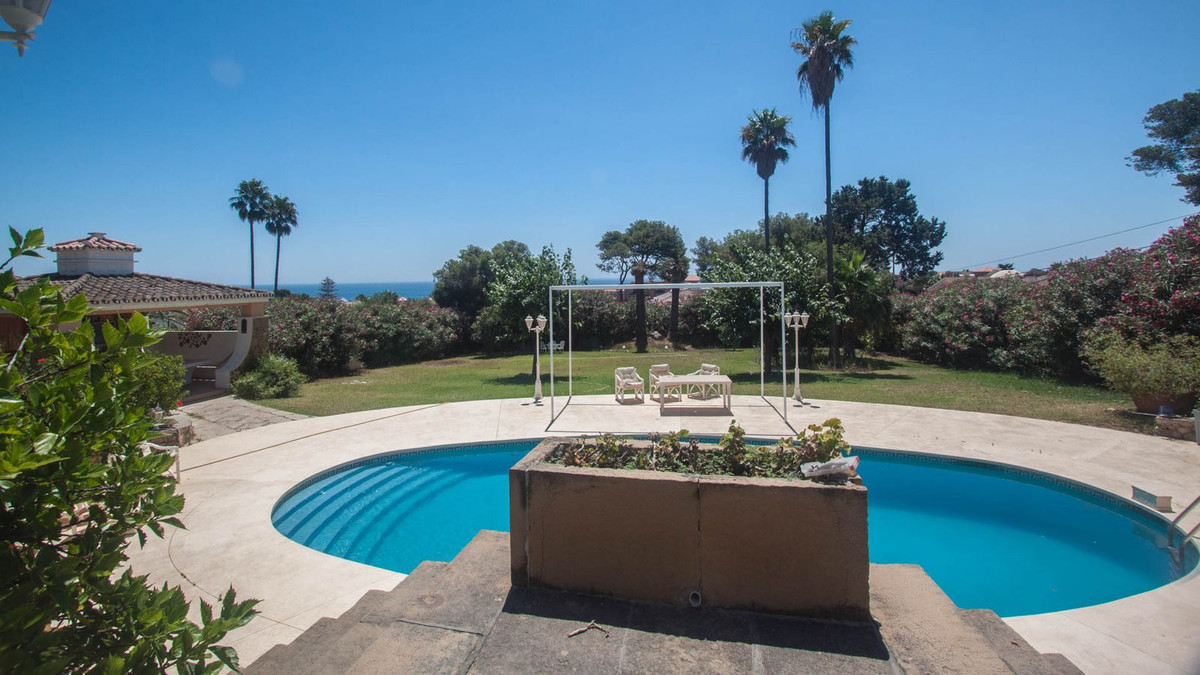 4 Bed Townhouse for sale in Estepona Costa Del Sol, Málaga, Spain