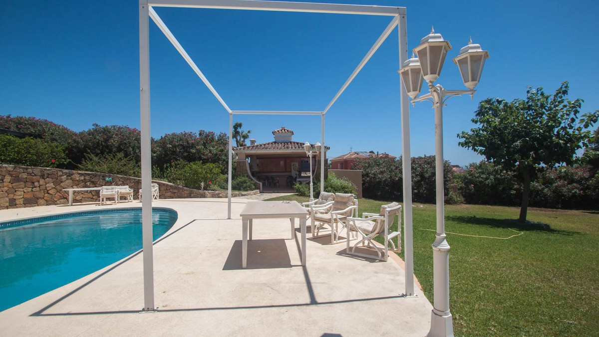 4 Bed Townhouse for sale in Estepona Costa Del Sol, Málaga, Spain