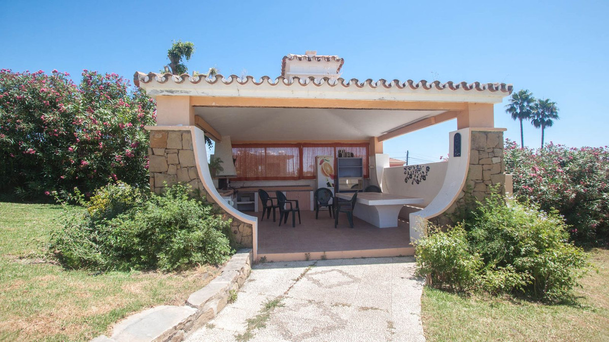 4 Bed Townhouse for sale in Estepona Costa Del Sol, Málaga, Spain