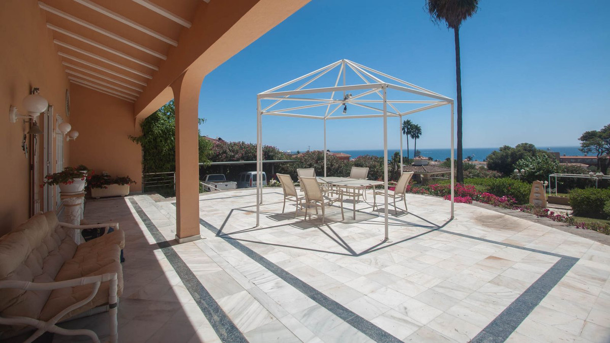 4 Bed Townhouse for sale in Estepona Costa Del Sol, Málaga, Spain