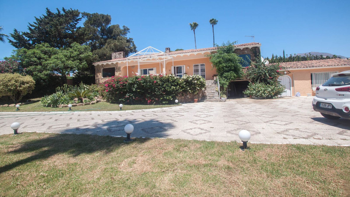4 Bed Townhouse for sale in Estepona Costa Del Sol, Málaga, Spain