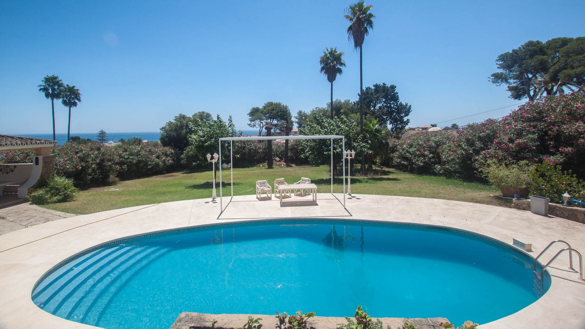 4 Bed Townhouse for sale in Estepona Costa Del Sol, Málaga, Spain