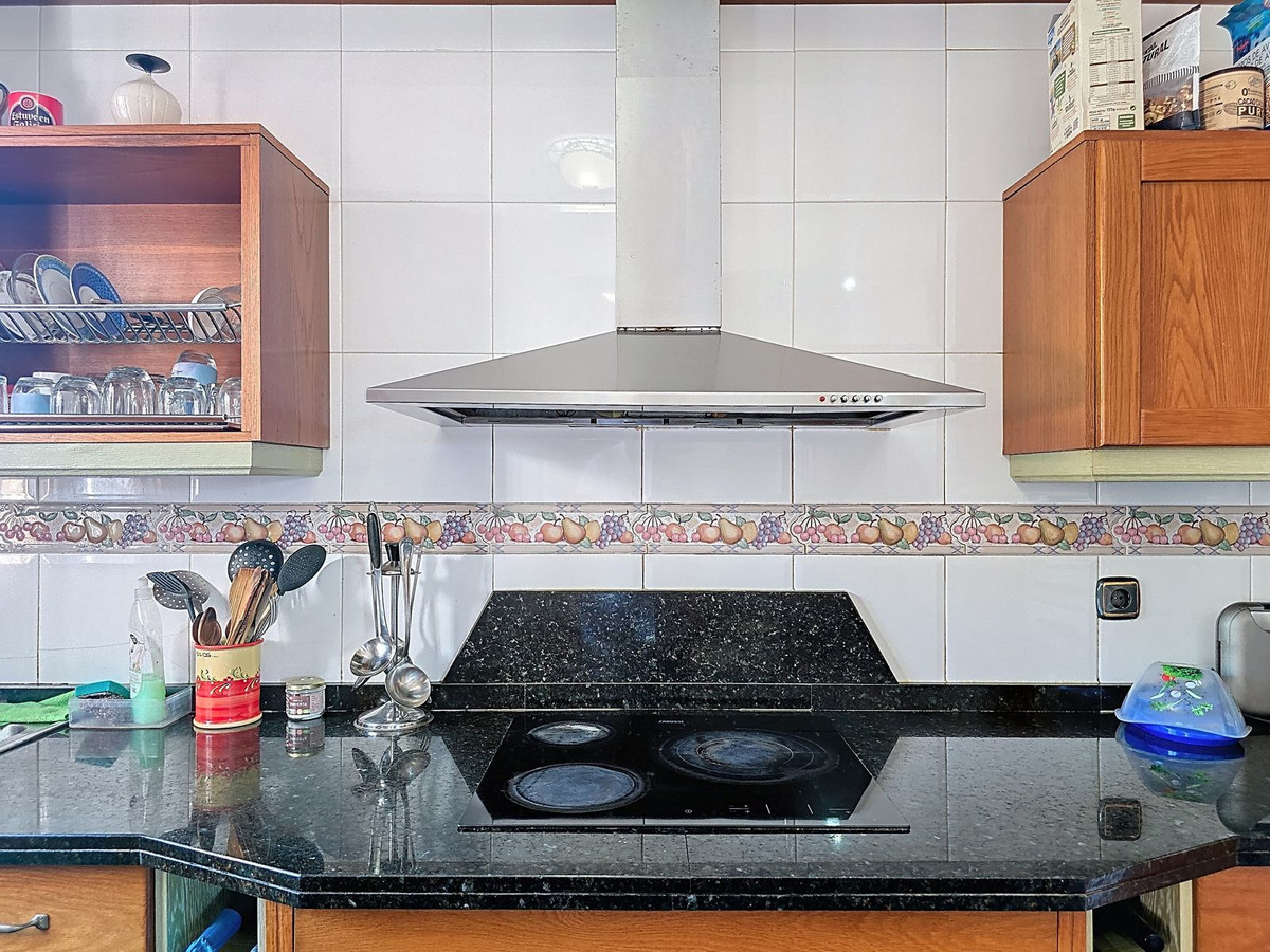 4 Bed Townhouse for sale in Almayate Costa Del Sol East, Málaga, Spain