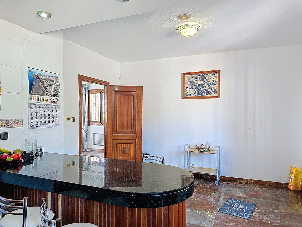 4 Bed Townhouse for sale in Almayate Costa Del Sol East, Málaga, Spain