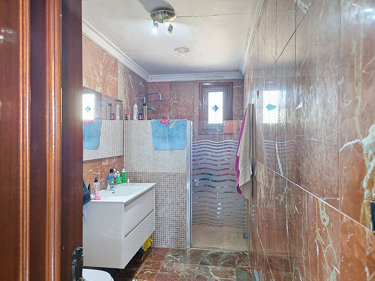 4 Bed Townhouse for sale in Almayate Costa Del Sol East, Málaga, Spain