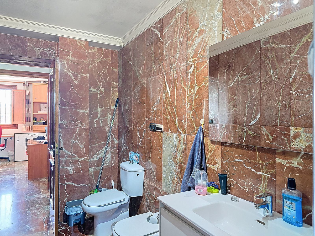 4 Bed Townhouse for sale in Almayate Costa Del Sol East, Málaga, Spain