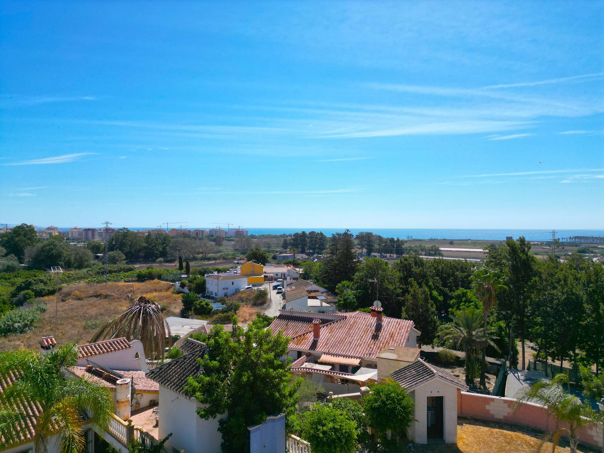4 Bed Townhouse for sale in Almayate Costa Del Sol East, Málaga, Spain