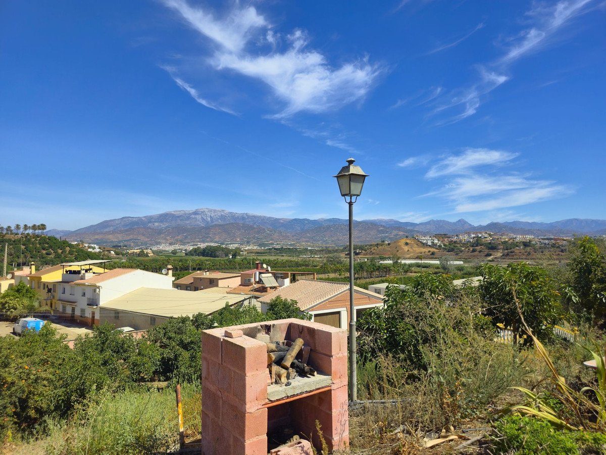 4 Bed Townhouse for sale in Almayate Costa Del Sol East, Málaga, Spain