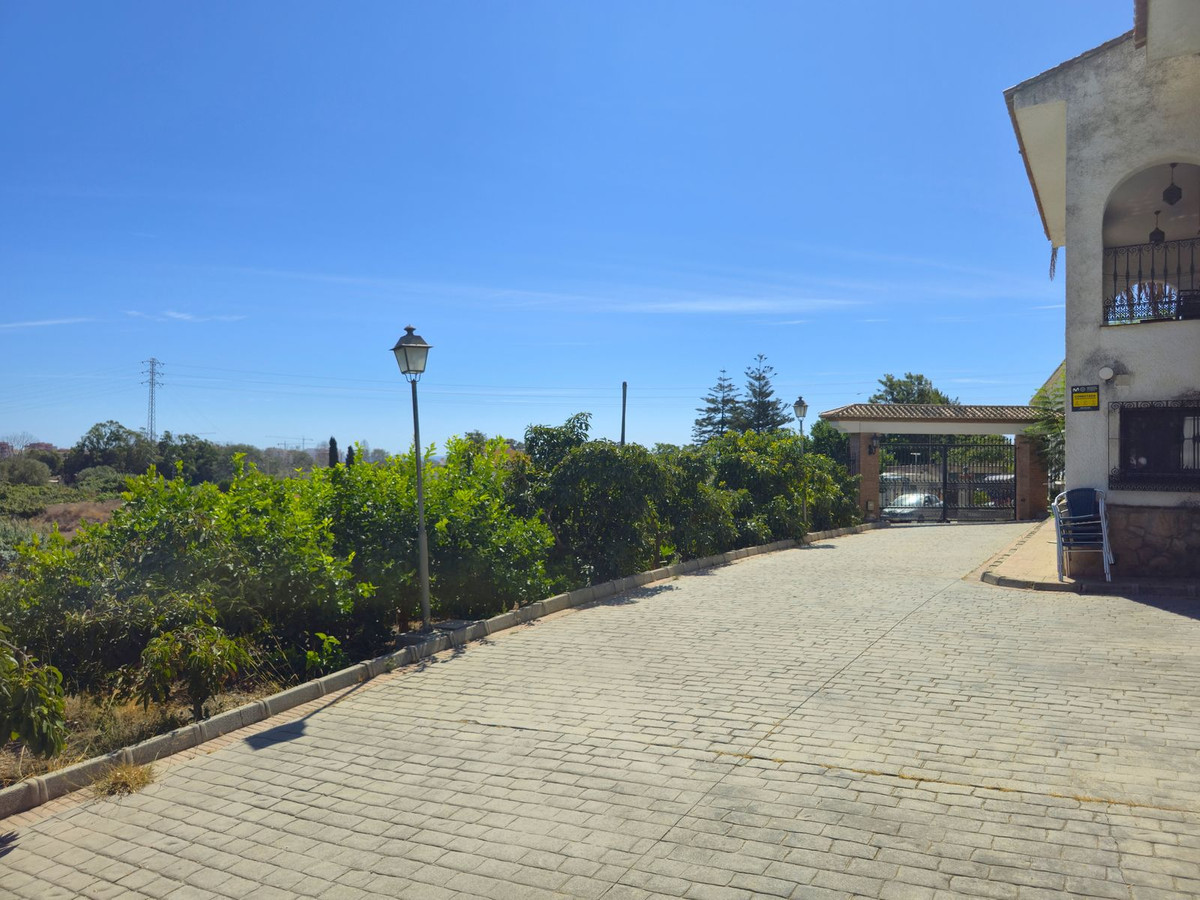 4 Bed Townhouse for sale in Almayate Costa Del Sol East, Málaga, Spain