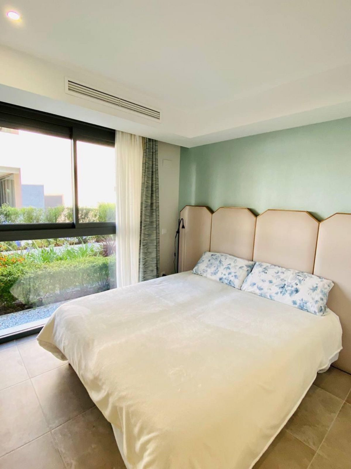 2 Bed Apartment for sale in New Golden Mile Costa Del Sol, Málaga, Spain