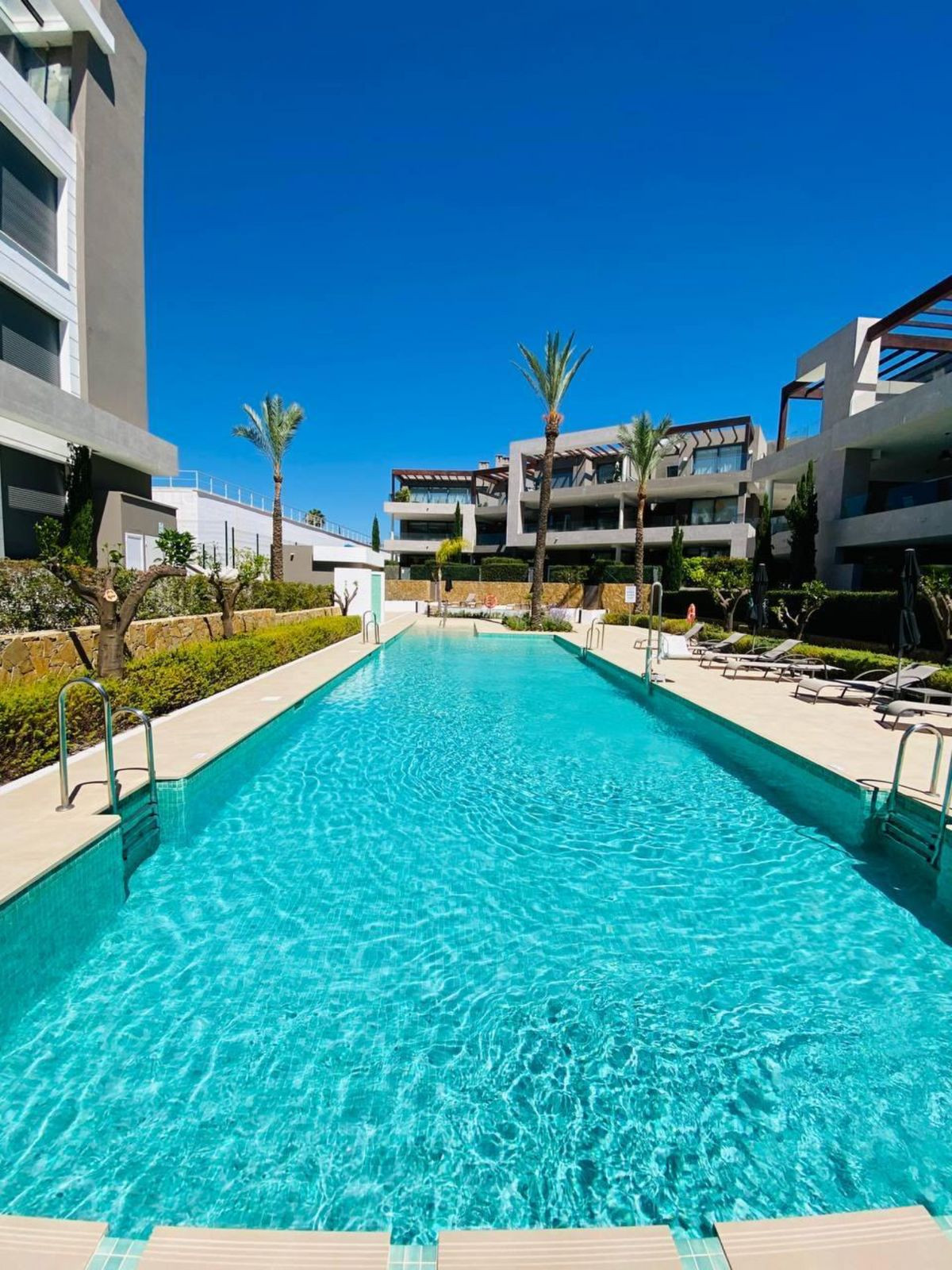 2 Bed Apartment for sale in New Golden Mile Costa Del Sol, Málaga, Spain