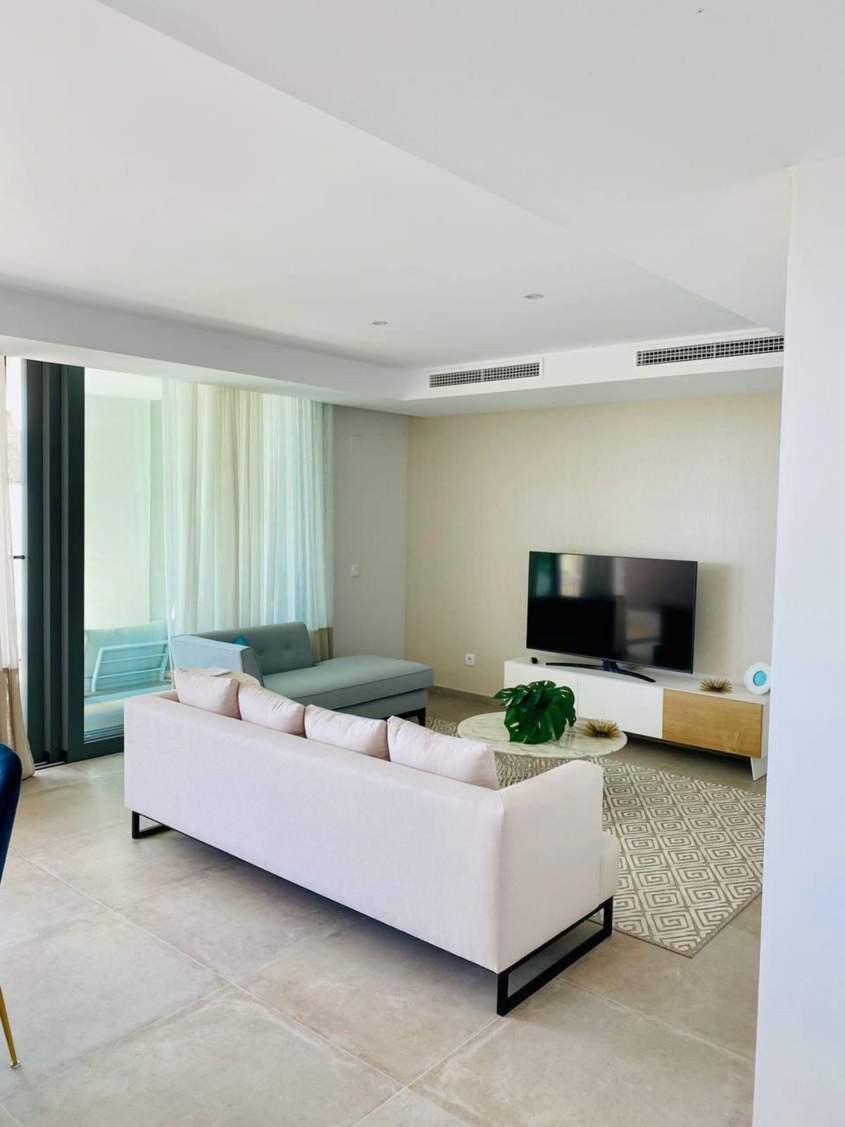 2 Bed Apartment for sale in New Golden Mile Costa Del Sol, Málaga, Spain
