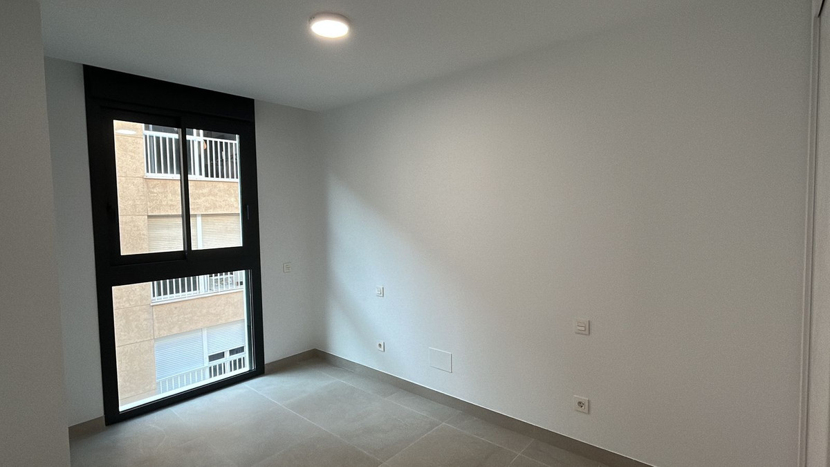 1 Bed Apartment for sale in Estepona Costa Del Sol, Málaga, Spain