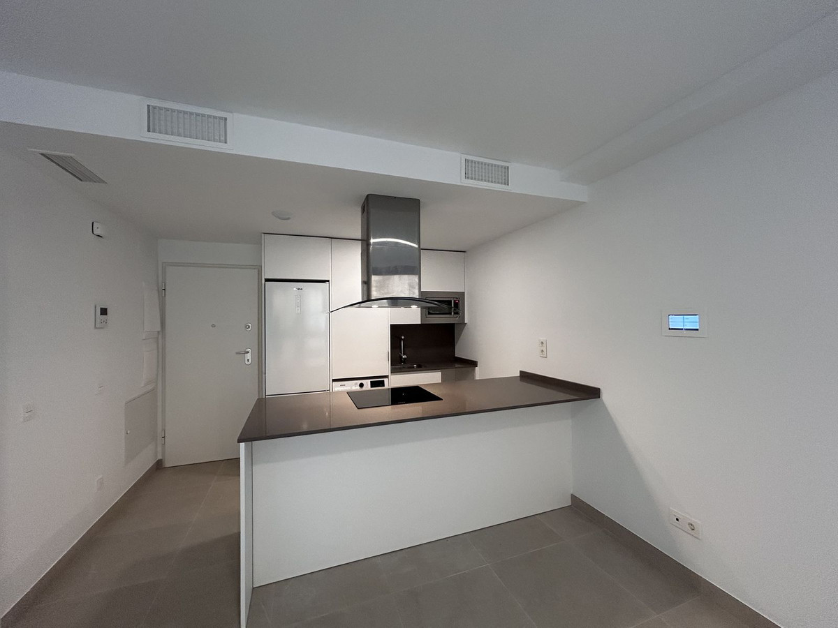 1 Bed Apartment for sale in Estepona Costa Del Sol, Málaga, Spain