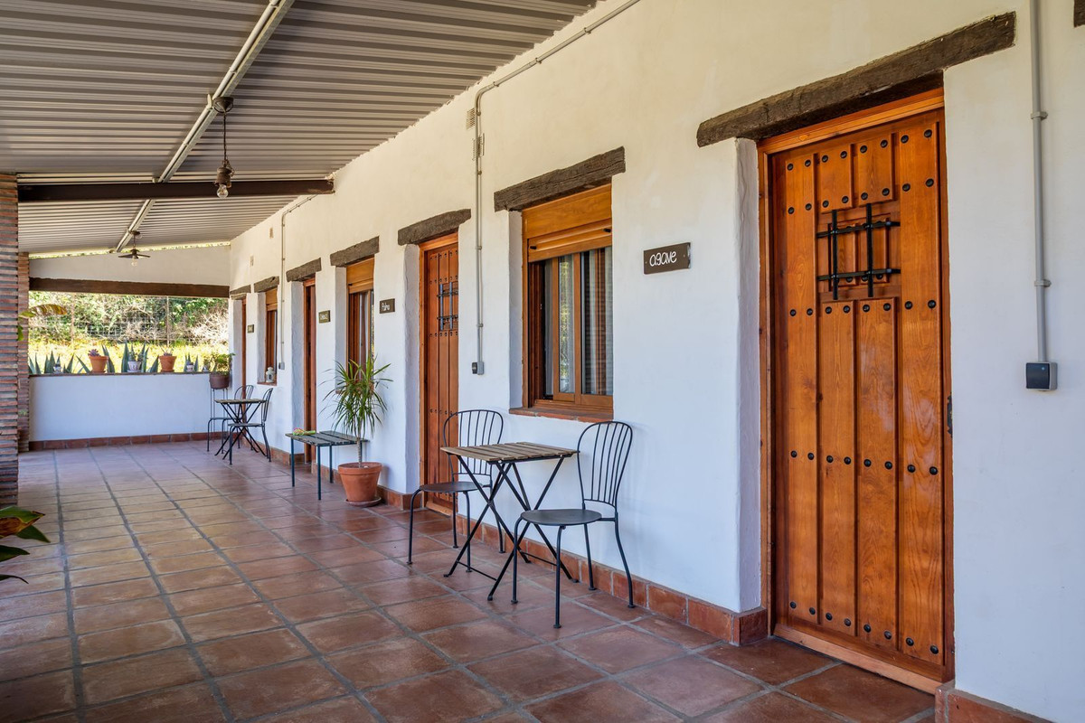 8 Bed Commercial unit for sale in Casares Costa Del Sol, Málaga, Spain