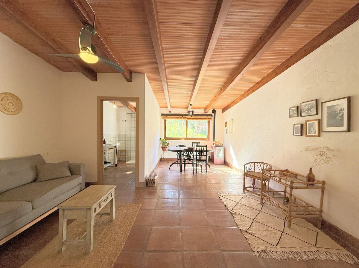 8 Bed Commercial unit for sale in Casares Costa Del Sol, Málaga, Spain