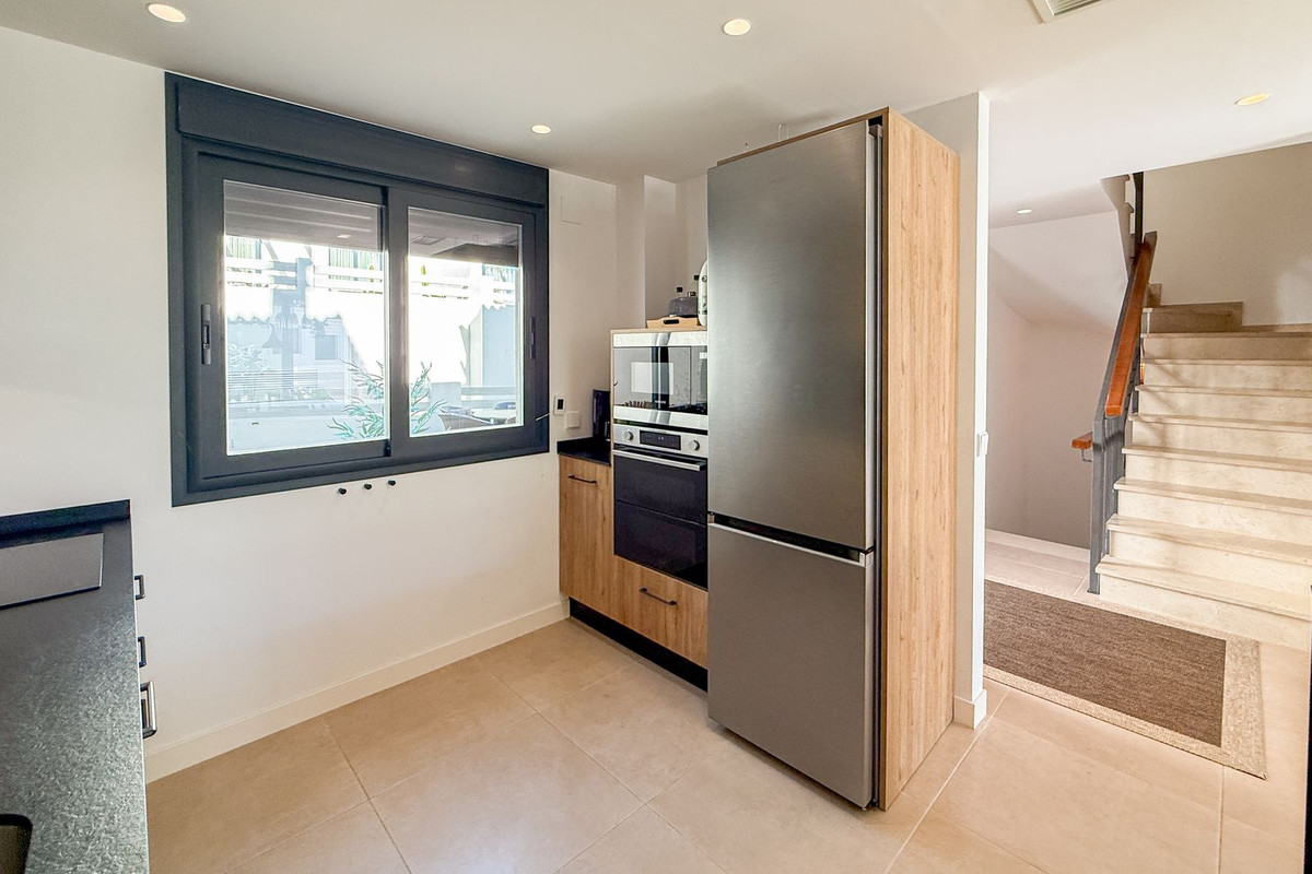 3 Bed Townhouse for sale in El Paraiso Costa Del Sol, Málaga, Spain