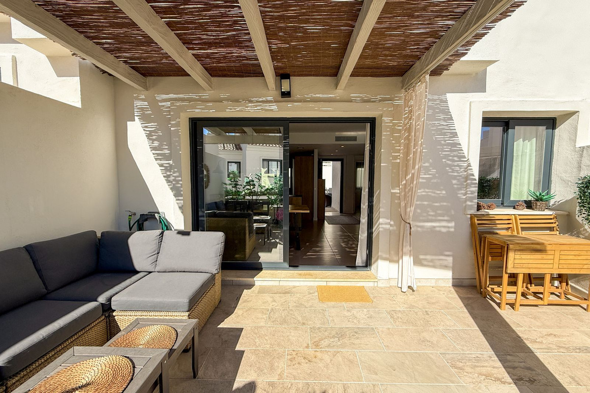 3 Bed Townhouse for sale in El Paraiso Costa Del Sol, Málaga, Spain