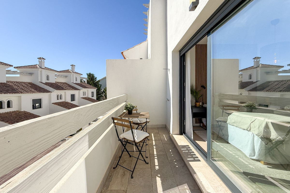 3 Bed Townhouse for sale in El Paraiso Costa Del Sol, Málaga, Spain
