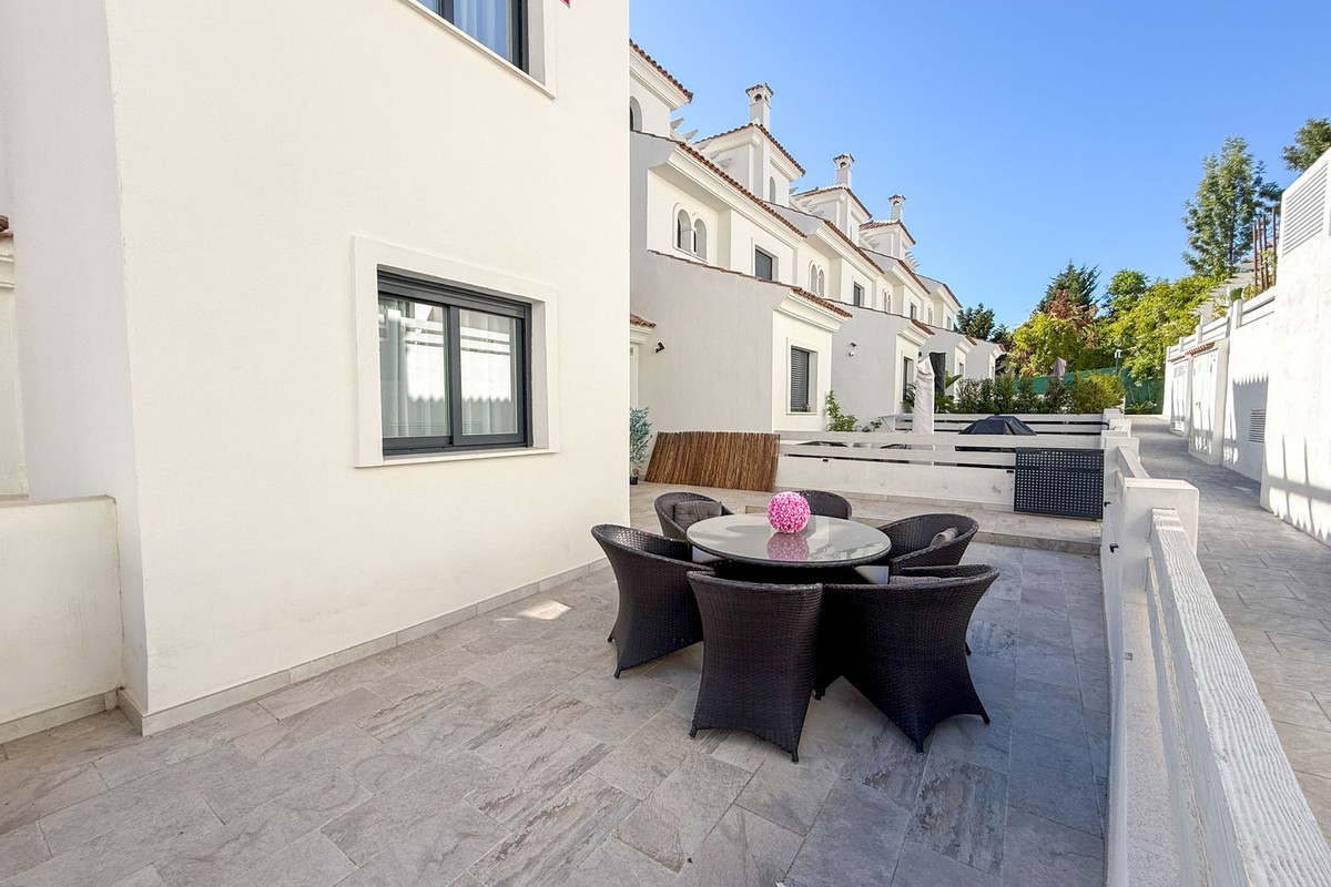 3 Bed Townhouse for sale in El Paraiso Costa Del Sol, Málaga, Spain